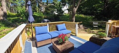 Red Door Ranch
3 Bedroom, 2 Bath
1/2 mile to beach with lifeguard 
AC, WiFi, 
