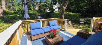 Red Door Ranch
3 Bedroom, 2 Bath
1/2 mile to beach with lifeguard 
AC, WiFi, 
