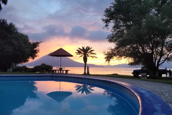 1 habitación y ropa de cama