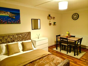 2 Schlafzimmer, Bügeleisen/Bügelbrett, kostenloses WLAN, Bettwäsche