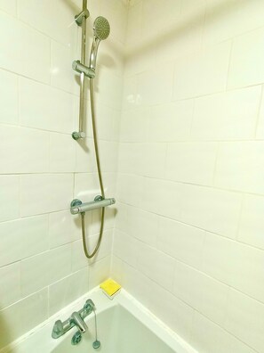 Hair dryer, towels - Stylish 2-bed home in Telford (Telford)