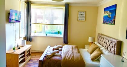 Stylish 2-bed home in Telford