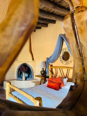 Individually decorated, desk, laptop workspace, free WiFi - Casa del Nopal Hotel Boutique (Casas Grandes)