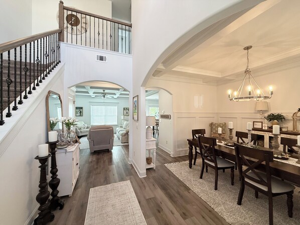 Dining - Spacious 4-bedroom house only 18 minutes from the Augusta National. (Grovetown)