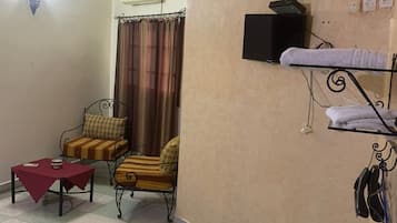 9 bedrooms, WiFi