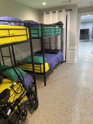 2 quartos, Wi-Fi de cortesia, roupa de cama