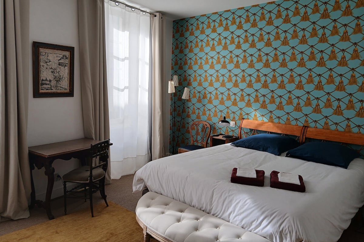 Chambre Confort Double ou avec lits jumeaux, non-fumeurs | Literie de qualité supérieure, bureau, lit parapluie