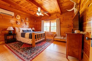 3 slaapkamers, een strijkplank/strijkijzer, wifi, beddengoed
