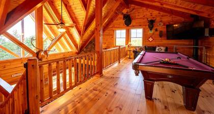 Luxury Lodge in NH: Ski, Hottub, Sauna, Pool Table, Playscape, Game Room & Hike