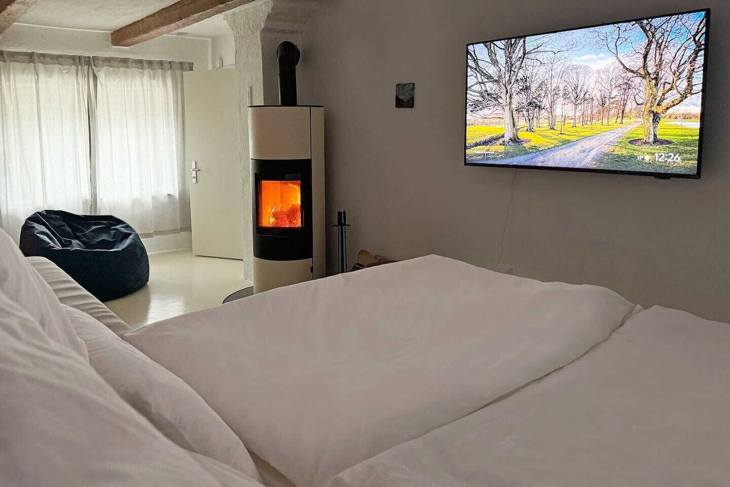 3 chambres, fer et planche à repasser, Wi-Fi, draps fournis