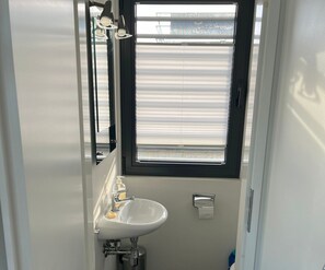 Mobile Unterkunft | Badezimmer | Handtücher