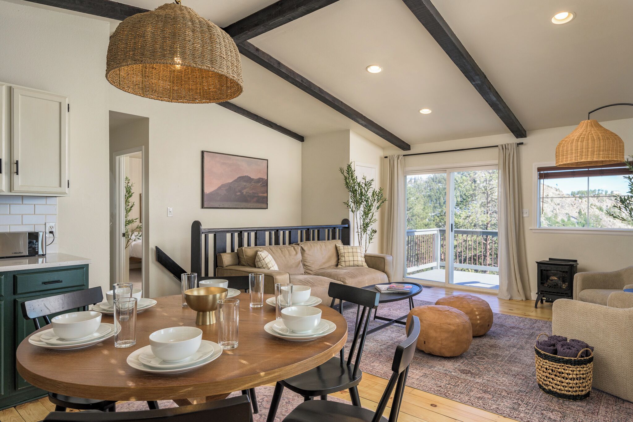 Smart TV, chimenea, videojuegos y libros 