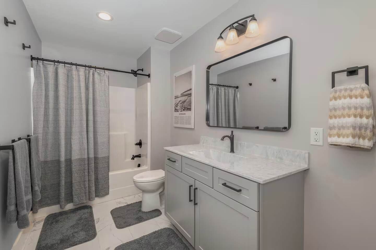 Een douche, een haardroger, handdoeken