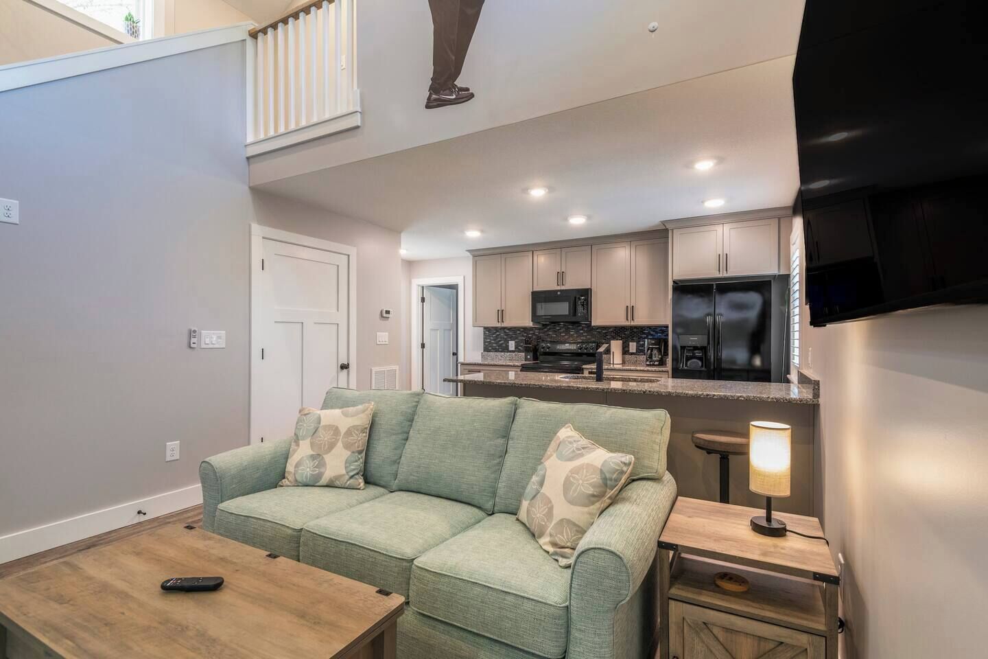 Televisión y oficina 