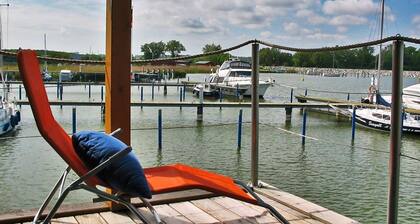 Hausboot in Barth am Barther Bodden