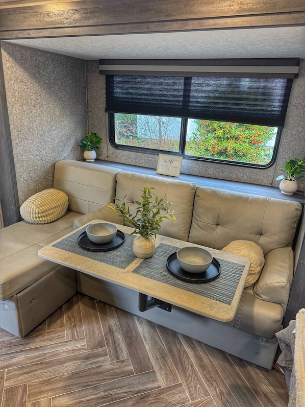 Interior - Inlet Life Inn - Walk To Everything - (Murrells Inlet)