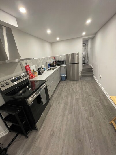 FULLY PRIVATE 1 Bedroom Basement Unit 