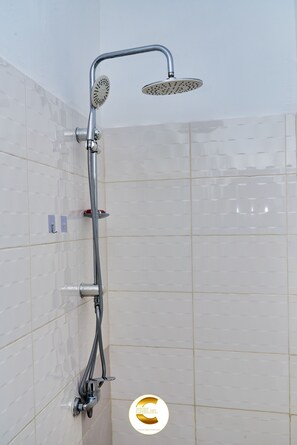 Dutxa, tovalloles, sabó i paper higiènic