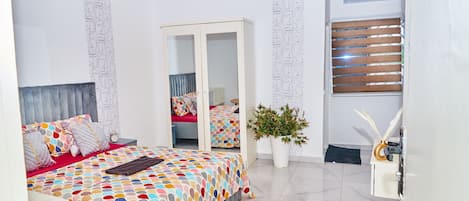 1 chambre, fer et planche à repasser, Wi-Fi gratuit, draps fournis