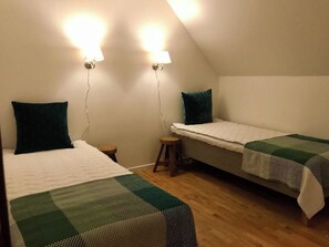 3 bedrooms, WiFi, bed sheets
