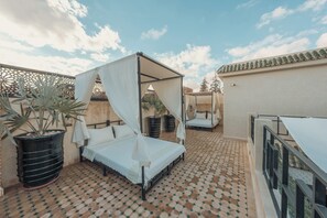 Property grounds - Authentic Riad in the heart of the medina with swimming pool, and terrace (Marrakesh)