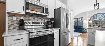 Sunset Burrow Retreat in Roscommon, MI - whole house, 3 bed, 2.5 bath!