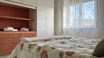 2 Schlafzimmer, Bügeleisen/Bügelbrett, Reisekinderbett, WLAN