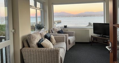 Breathtaking Sea & Mountain Views ,Family & Dog-Friendly ,Walk to Village