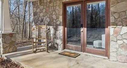 Private Home Nestled on 25 wooded acres. HOT TUB AND POOL TABLE.
