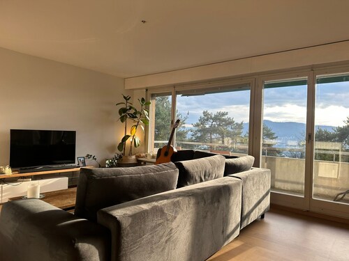Cozy Apartment with Large Terrace & Stunning View – Sleeps 4