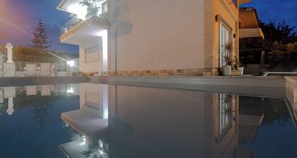 One bedroom and one living room apartments in Estoril Beach Villas
