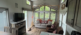 Cozy 1 1/2-bedroom, 4 Bed Tiny House with Gas Heat/AC, WiFi ATV/Snowmobile