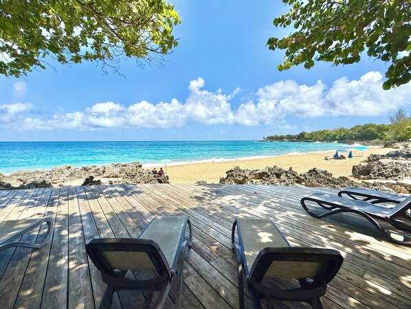 On the beach, beach towels - Hispaniola Beach 2-Bdrm 1st floor Condo with Oceanview & Private Beach in Sosúa (Sosúa)