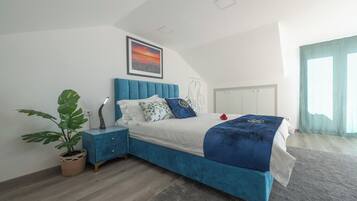 1 bedroom, iron/ironing board, travel crib, WiFi