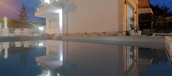 Apartment with terrace in Estoril seaside villa