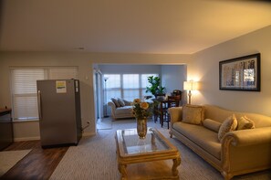 Living area - Quantico Nest - 10 Minutes Away (Dumfries)