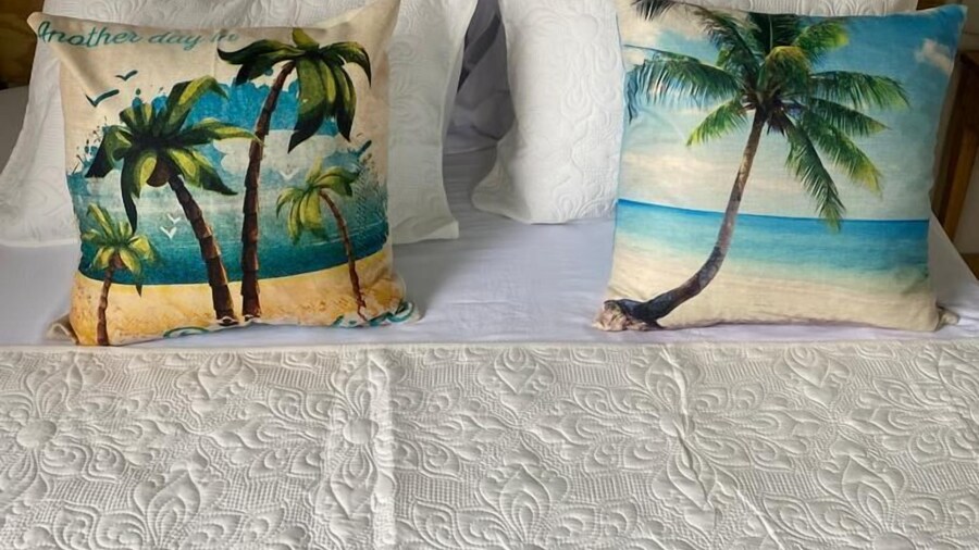 Vee's Country Apartments