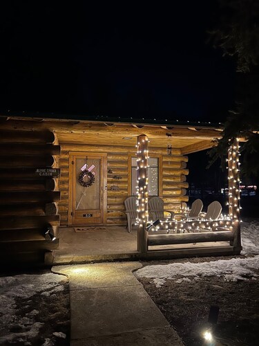 Cozy and Family Friendly Spacious Cabin on a 3/4-acre lot