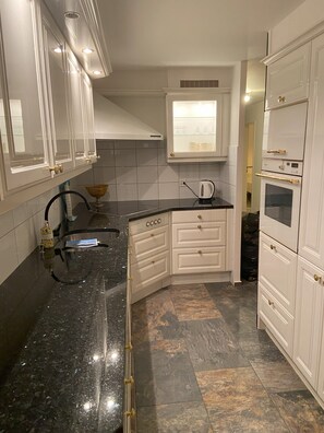 Fridge, microwave, oven, stovetop - Up to 6 beds in the green but still in 20 min in the center of Basel (Ettingen)