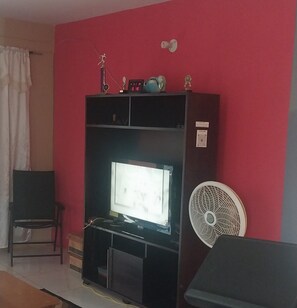 Interior - Charming 1-bedroom house with AC, WiFi in peaceful St. Helena Village Piarco (St helena village piarco)