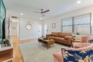 TV, videospill og kontorer