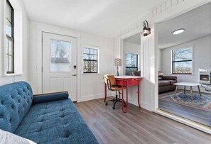 Téléviseur, jeux vidéo, bureau