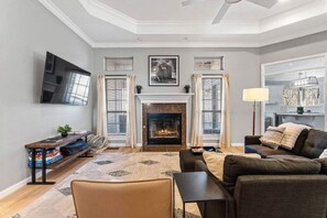 تلفزيون، مدفأة، ألعاب فيديو