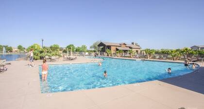Lovely 3BR ranch home in Maricopa resort community w/ pools, courts, fitness ctr