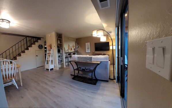 Smart TV, DVD player, books