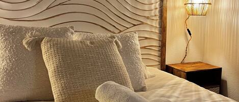 2 bedrooms, iron/ironing board, Internet, bed sheets