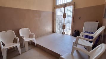 Dortoir Partagé, 2 chambres, fumeurs, balcon | Intérieur