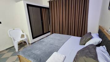 Dortoir Partagé, 2 chambres, fumeurs, balcon | 2 chambres