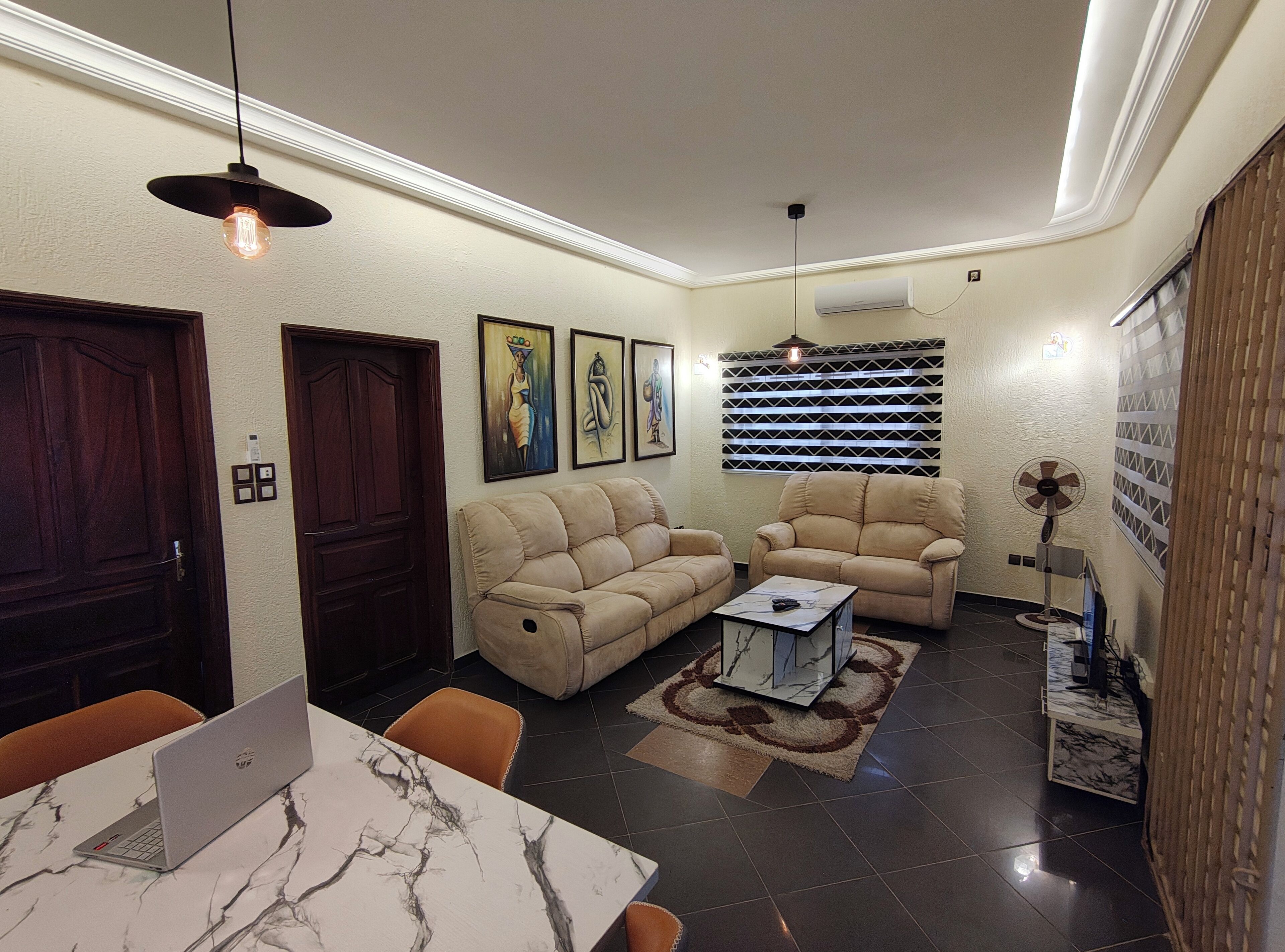 Gemeinsamer Schlafsaal, 2 Schlafzimmer, Raucher, Balkon | Wohnzimmer