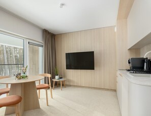 Apartment | Dining - Apartment Close to the Beach, With Pool (Dziwnów)